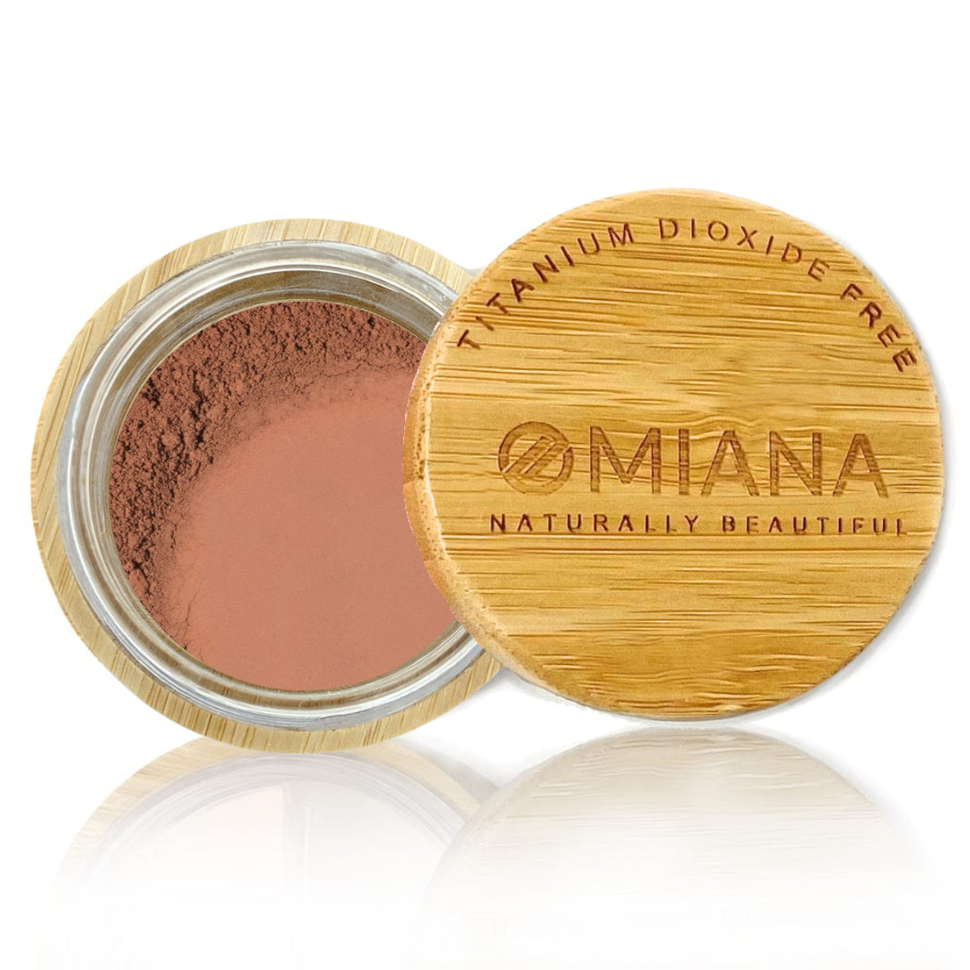 Omiana Determined Loose Powder Mineral Foundation - Without Mica, Titanium Dioxide, & More! - swatch on white background